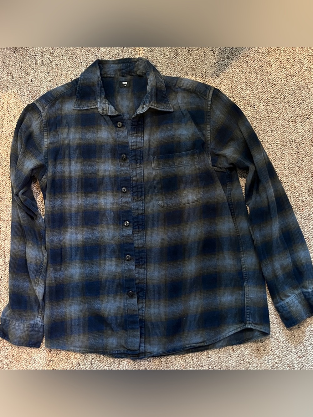 Uniqlo Men's Blue Plaid Button-Up Shirt
